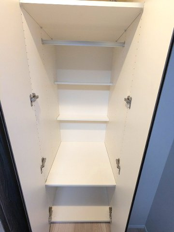 THE LIONS forsia文京湯島の設備|奥行きあるクローゼットです