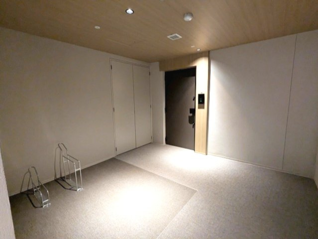 THE LIONS forsia文京湯島の設備|最上階1フロア一世帯プライバシー確保されたお部屋です、専用自転車置場、ディンプルキーのダブルロックセキュリティです