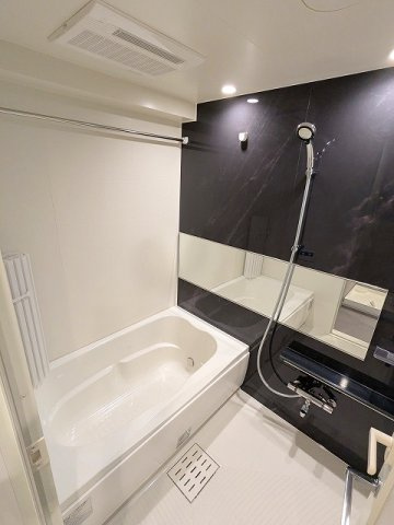 THE LIONS forsia文京湯島の浴室|追焚オートバス、24時間換気、浴室換気乾燥機、ワイドミラー