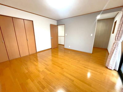【洋室】 | 鳥取市湖山町南１丁目中古戸建て
