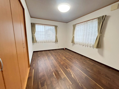 【洋室】 | 鳥取市湖山町南１丁目中古戸建て