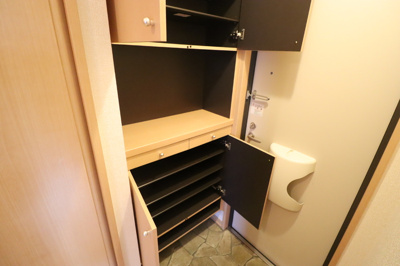 【玄関】 | ウエストハウス