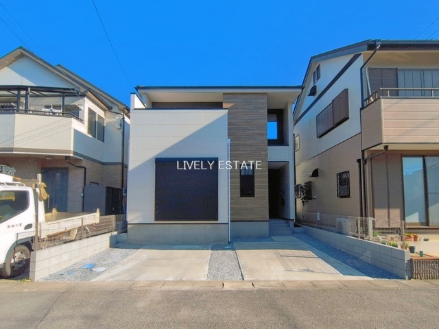 越谷市蒲生南町 新築分譲住宅の駐車場