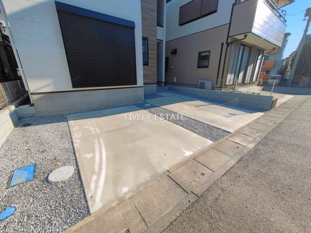 越谷市蒲生南町 新築分譲住宅の駐車場