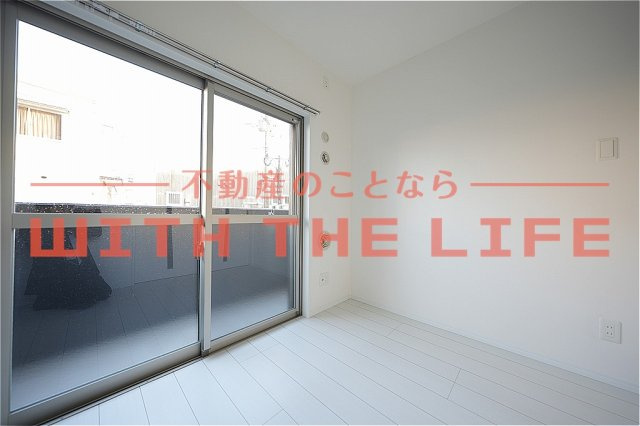 ラルヴェール試験場前Ⅲ【10.000円キャッシュバック対象物件】の内装|明るい室内です