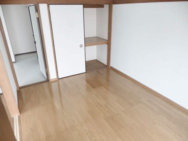 サンライズコーポの寝室|住環境良好な新田３丁目に立地しております♪