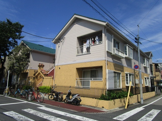 サンライズコーポの外観|綺麗に管理されている清潔感ある外観です。