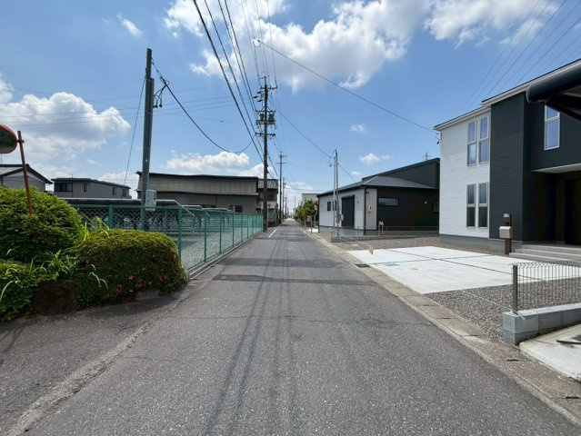 リーブルガーデン　羽島市竹鼻町狐穴（竹鼻駅）　全２区画分譲の前面道路含む現地写真|■前面道路　■ヤマダ不動産　株式会社リライフ　
■夢のマイホーム購入をフルサポートします！
