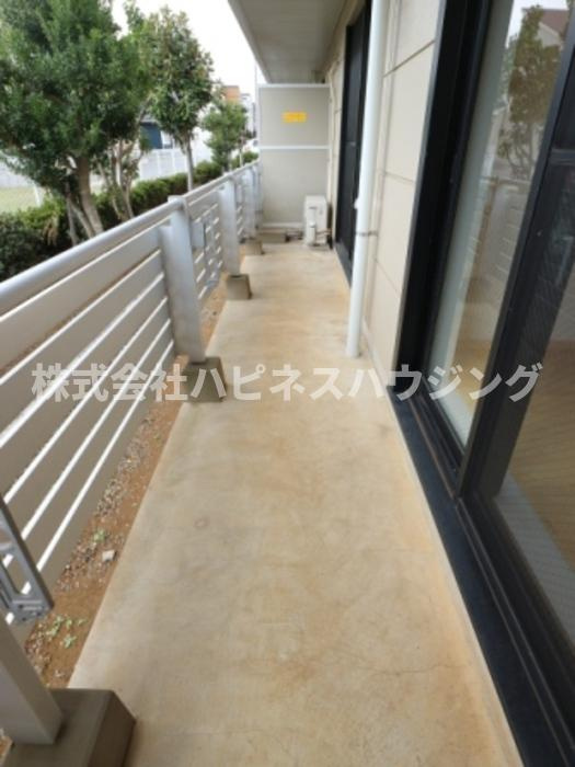 ローズ・ウッドのバルコニー