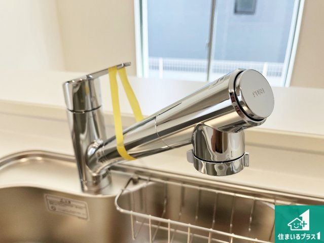 赤穂市片浜町　第3期　新築一戸建ての設備|浄水器を内蔵！炊飯時、お茶を作る時に安心してお水を使えます！お湯と冷水、浄水と原水、シャワーの切替えもワンタッチです！