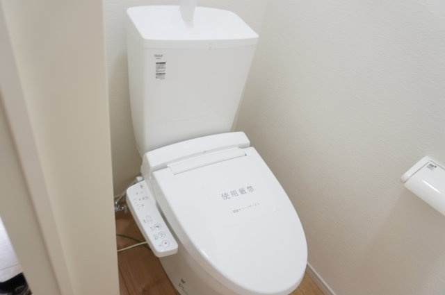 草加市苗塚町 新築分譲住宅のトイレ|1階