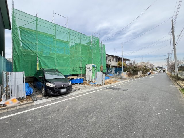入間市大字小谷田・全2棟　新築一戸建　1号棟の前面道路含む現地写真|2026年2月27日撮影