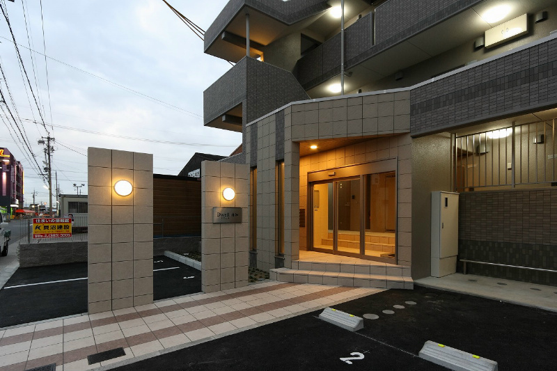 ドウェル当知のエントランス