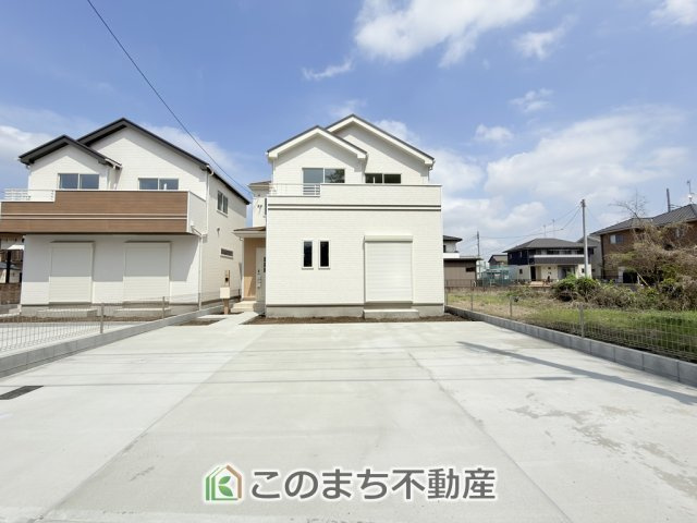 ハートフルタウン宇都宮市下岡本町2115番の駐車場|お車並列３台分ご用意しております♪
