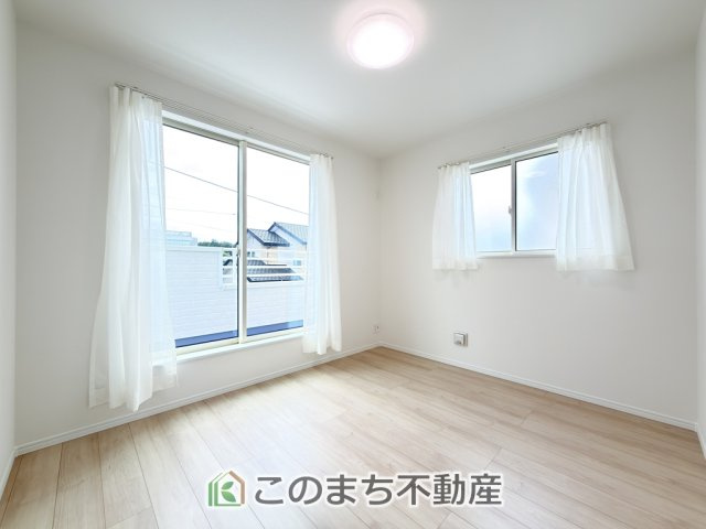 ハートフルタウン宇都宮市下岡本町2115番の洋室|一人ひとりの大切なプライベート空間。ゆとりある広さで、一人の時間をゆったりと過ごせる安らぐお部屋になるはずです。
