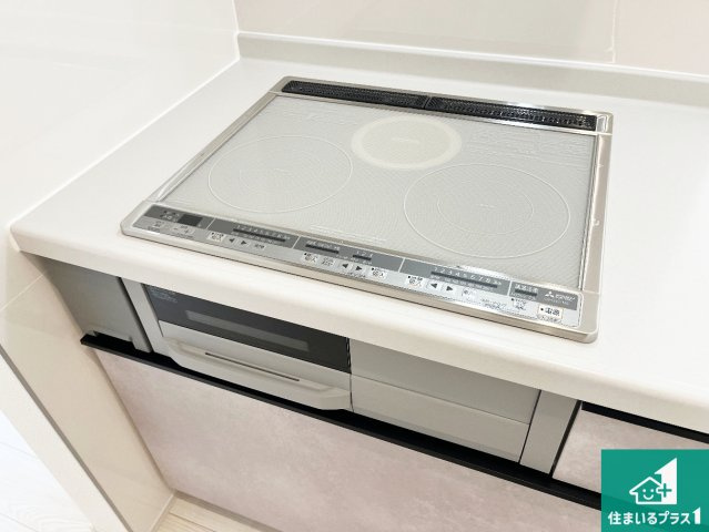 赤穂市片浜町　第3期　新築一戸建ての設備|火を使わないので、安心なＩＨコンロ！でこぼこが無い構造なので、掃除もしやすく清潔に保てます！