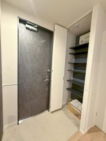 ヴィクトワール南流山の玄関
