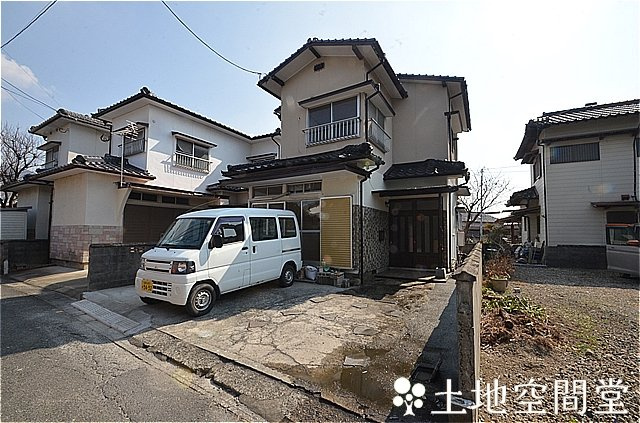 町上津役西３丁目貸家