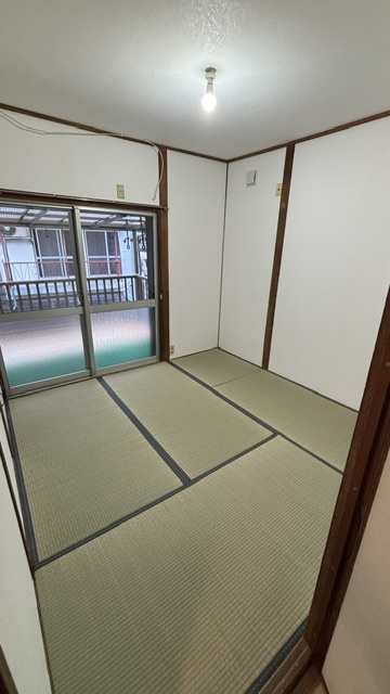 川西市久代３丁目　貸家　※弊社管理物件の和室|落ち着いた雰囲気の和室付きです