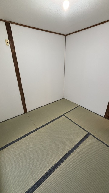 川西市久代３丁目　貸家　※弊社管理物件の居間・リビング|使いやすいリビングです