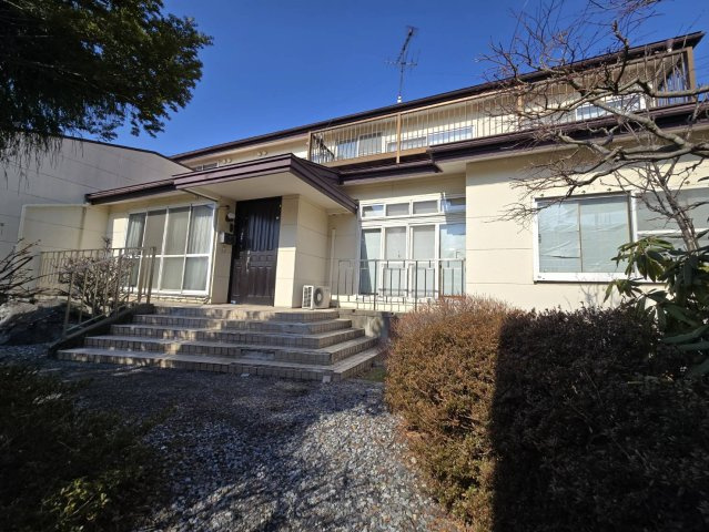 八戸市大字田面木字赤坂の玄関