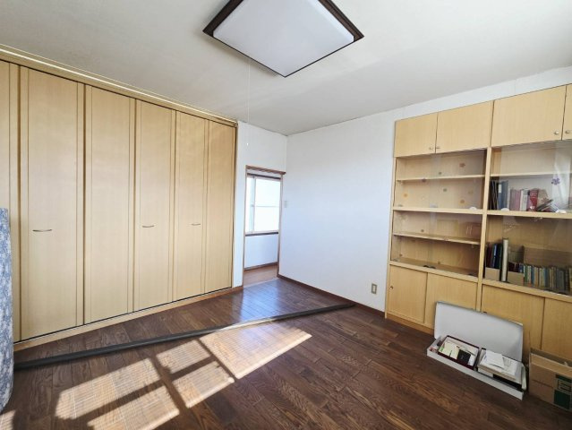 八戸市大字田面木字赤坂の洋室