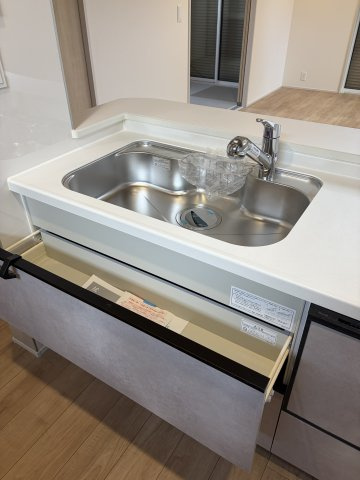 《仲介手数料無料》久喜市久喜東５丁目30-10新築一戸建てブルーミングガーデンのキッチン