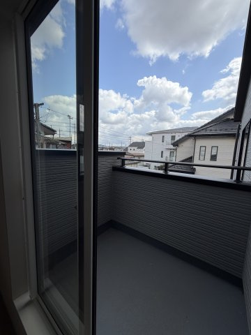 《仲介手数料無料》久喜市久喜東５丁目30-10新築一戸建てブルーミングガーデンのバルコニー