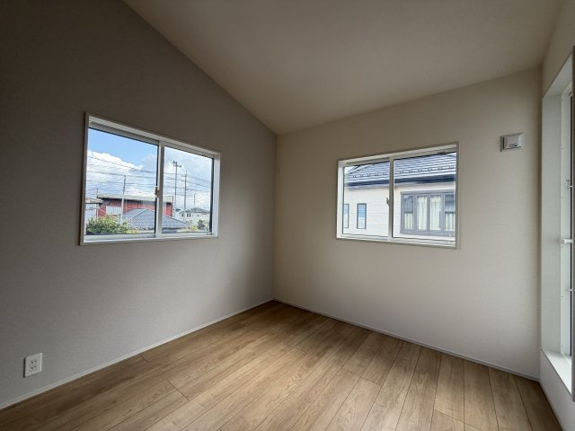 《仲介手数料無料》久喜市久喜東５丁目30-10新築一戸建てブルーミングガーデンの洋室|2F 5帖