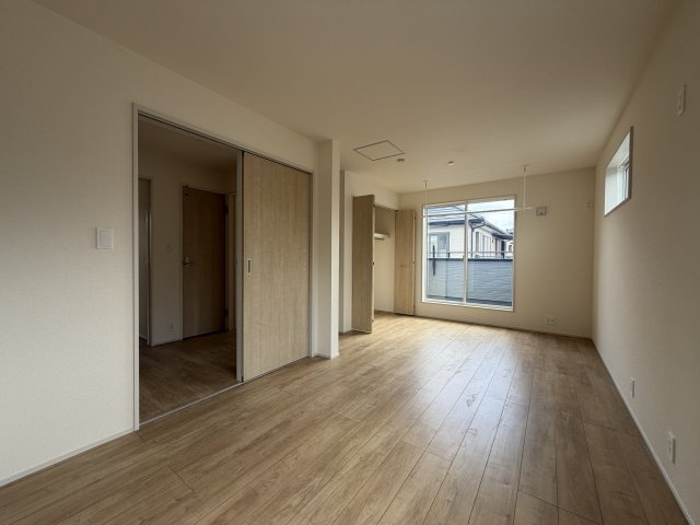 《仲介手数料無料》久喜市久喜東５丁目30-10新築一戸建てブルーミングガーデンの洋室