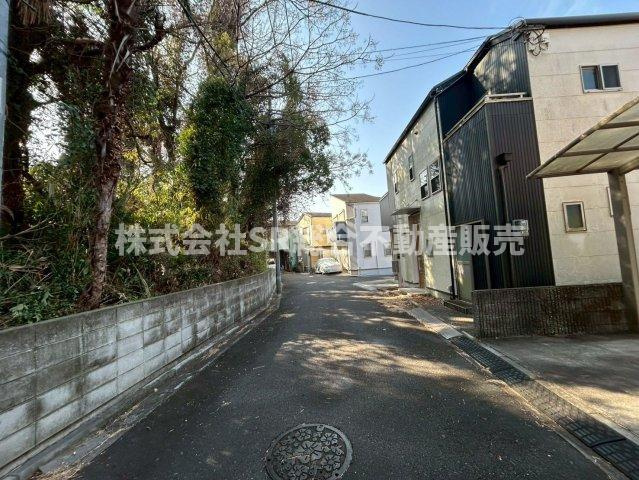 五条町中古戸建の前面道路含む現地写真|前面道路含む現地写真です