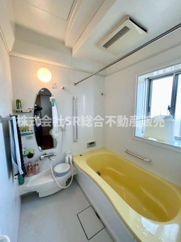 五条町中古戸建の浴室|足を伸ばしてゆったりと浸かれます♪