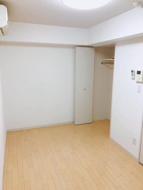 ドミシルＡｙａ　Ｍ－弐番館の居間・リビング