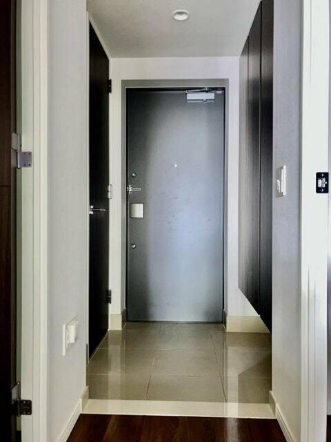 アーデル原木中山の玄関