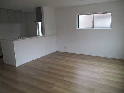 広島市西区古江新町　新築一戸建ての居間・リビング