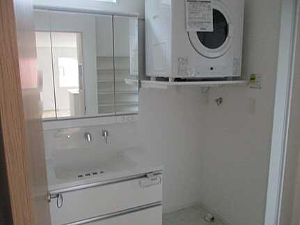 広島市西区古江新町　新築一戸建ての独立洗面台