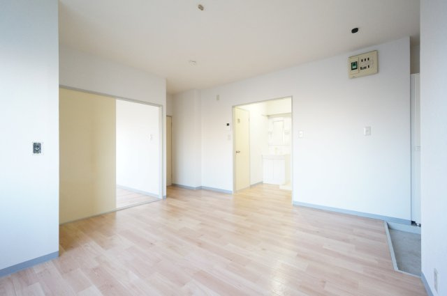 伊藤第三コーポの居間・リビング|大変人気な末広エリア！
物件、駅でお待ち合わせでのご案内歓迎！