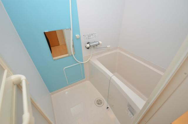 直方市大字上頓野のアパートの浴室