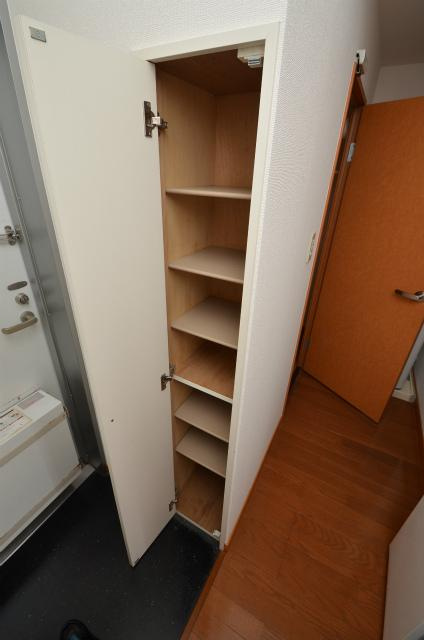 直方市大字感田のアパートの玄関