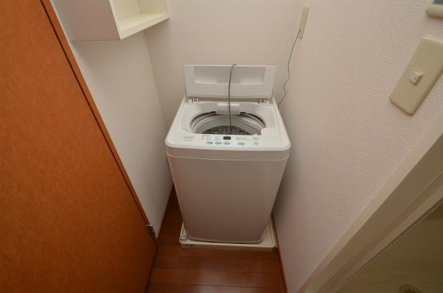 直方市大字感田のアパートの洗面所