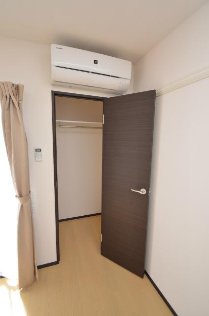 直方市大字感田のアパートの収納