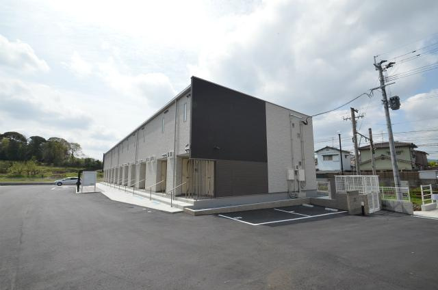 直方市大字感田のアパート