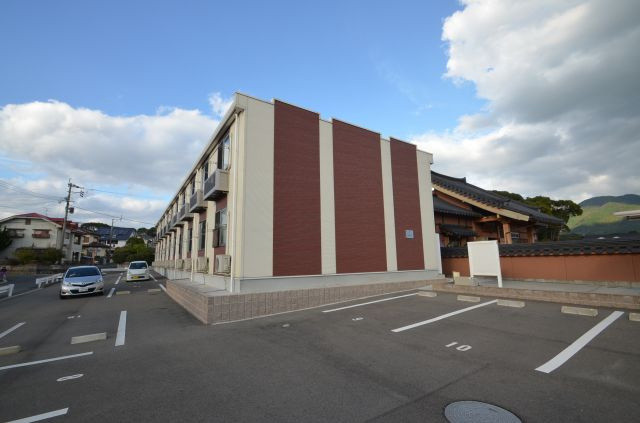 直方市大字感田のアパート