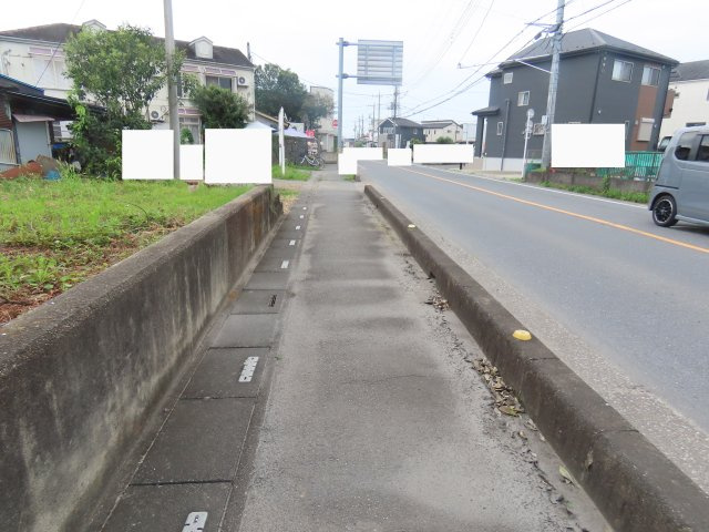 鶴ヶ島市下新田売地の前面道路含む現地写真