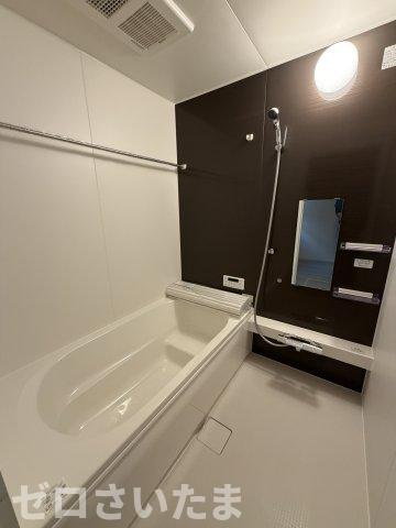 《仲介手数料無料》久喜市鷲宮４丁目2-12新築一戸建てリガーレの浴室