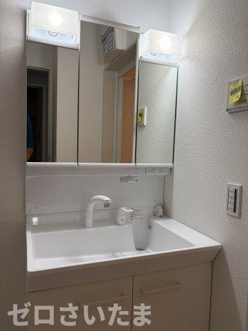 《仲介手数料無料》久喜市鷲宮４丁目2-12新築一戸建てリガーレの独立洗面台