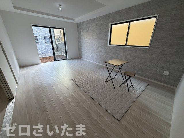 《仲介手数料無料》久喜市鷲宮４丁目2-12新築一戸建てリガーレの居間・リビング