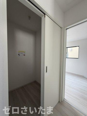 《仲介手数料無料》久喜市鷲宮４丁目2-12新築一戸建てリガーレの収納