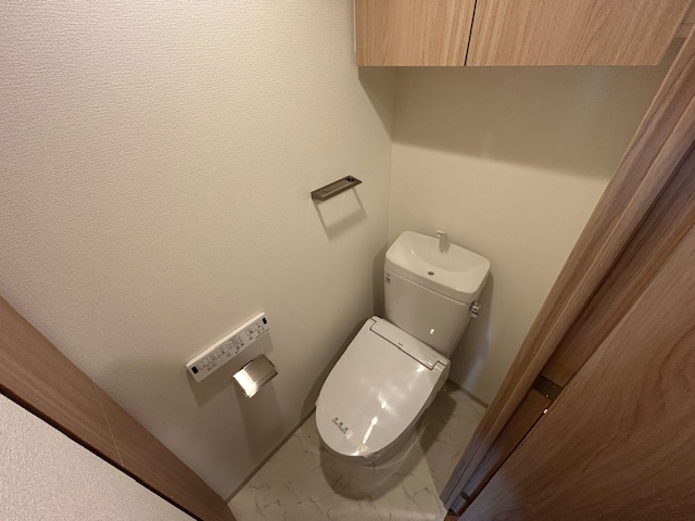 豊島区西巣鴨２丁目の賃貸マンションのトイレ