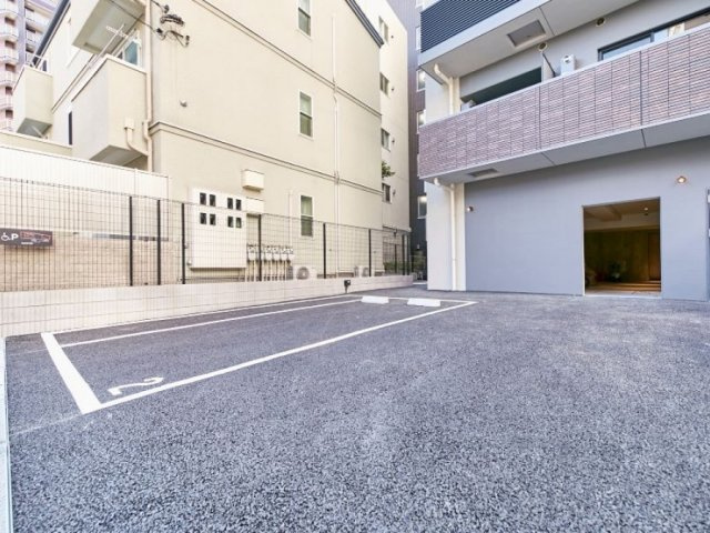アーバネックス駒込の駐車場